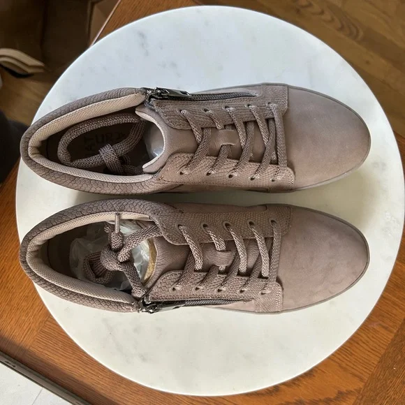 Taupe High-Top Sneakers with Zipper Detail - Picture 4 of 4